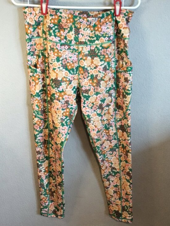 Floral Print Ebb & Flow Women's Leggings - Picture 10 of 10